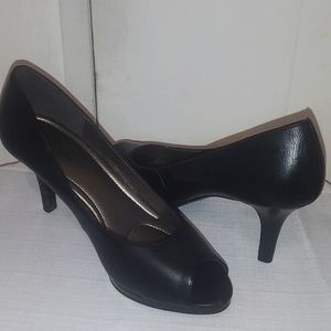 Kelly&Katie Size 10 Heels.